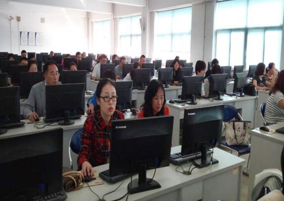 医学人文部成功举办计算机应用能力测试与培训，提升信息技术咨询服务效能